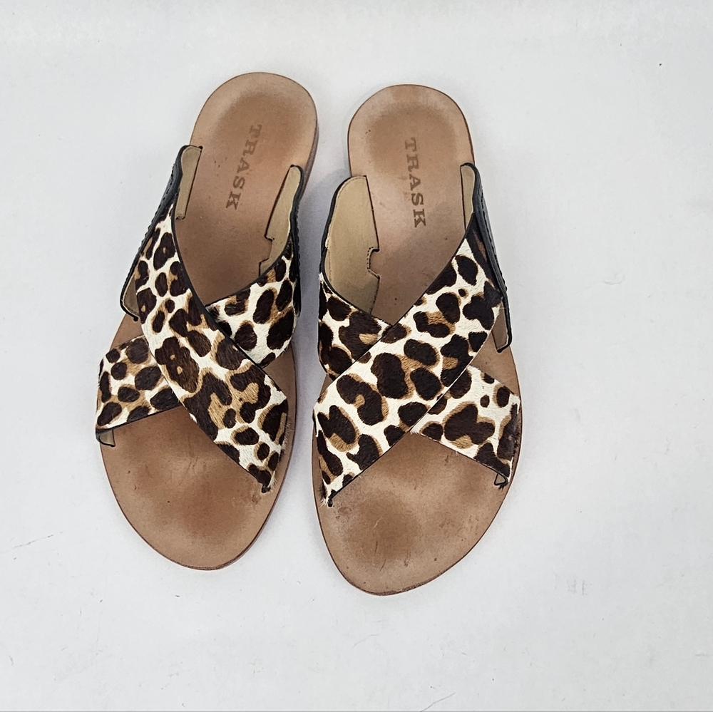 Trask Sandi slide sandal, featuring a leopard print hair-on calfskin strap 8M - Picture 5 of 8
